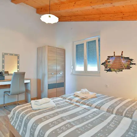 With Pool In Valbandon-istrien 44302 Holiday home