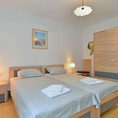 Holiday home With Pool In Valbandon-istrien 44302 Valbandon