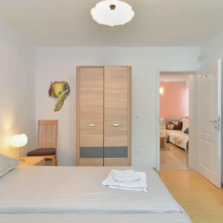 Holiday home With Pool In Valbandon-istrien 44302
