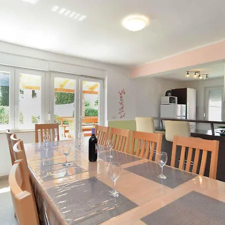 Holiday home With Pool In Valbandon-istrien 44302 Valbandon