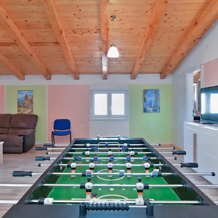 With Pool In Valbandon-istrien 44302 Valbandon